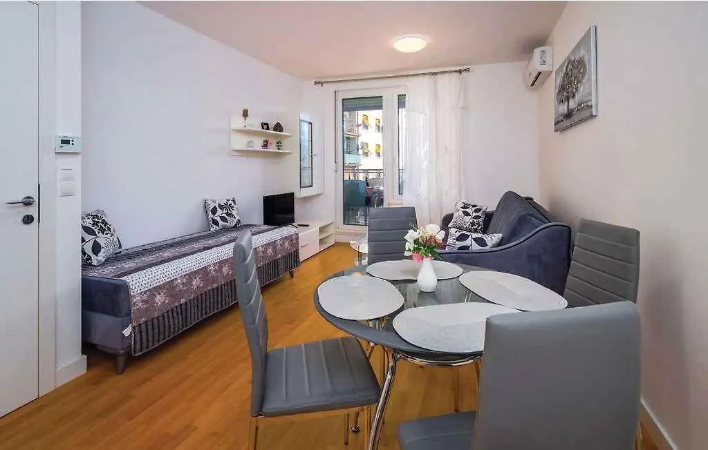 Apartment In Rijeka 38963