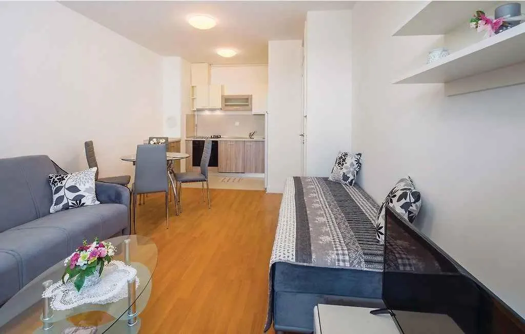 Apartment In Rijeka 38963